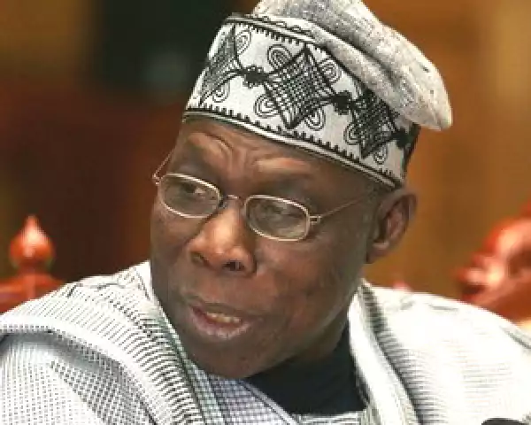 Nigerians Excited Seeing Obasanjo On A Plane (Video)